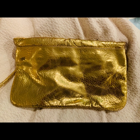 Gold clutch with wrist attachment - Picture 3 of 3